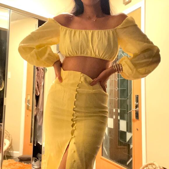 kourt 2 piece Midi Skirt and Rouched Crop Top NWT Size XS Pastel Yellow - Picture 3 of 11